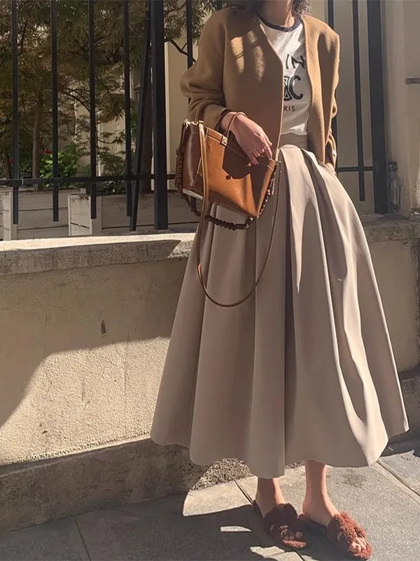 Юбка-парусинка с высокой талией и плиссировкой, свободного кроя, для осенней коллекции, удобная для повседневной носки, для девочек.
Юбка-парусинка с высокой талией и плиссировкой, свободного кроя, для осенней коллекции, удобная для повседневной носки, для девочек.