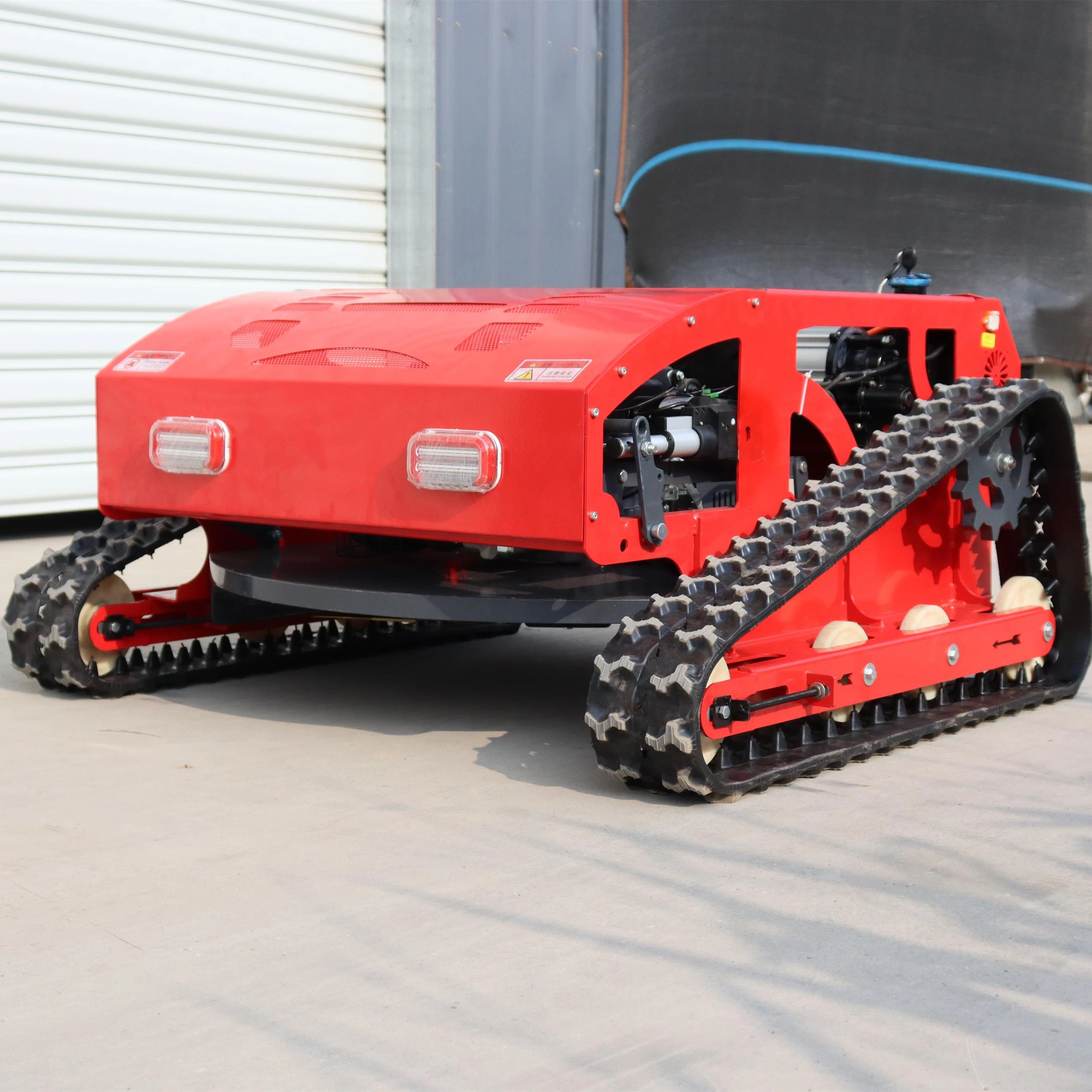 All-terrain remote control lawn mower, 800mm, rotating mulch, lawn mower, crawler mower
All-terrain remote control lawn mower, 800mm, rotating mulch, lawn mower, crawler mower