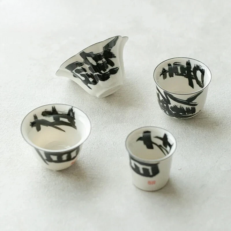 Высококачественная мастерская чашка с подглазурной росписью, домашняя, с ручной росписью, в стиле древних чайных чашек, парная, с цветочными лепестками, украшение для чая
Высококачественная мастерская чашка с подглазурной росписью, домашняя, с ручной росписью, в стиле древних чайных чашек, парная, с цветочными лепестками, украшение для чая