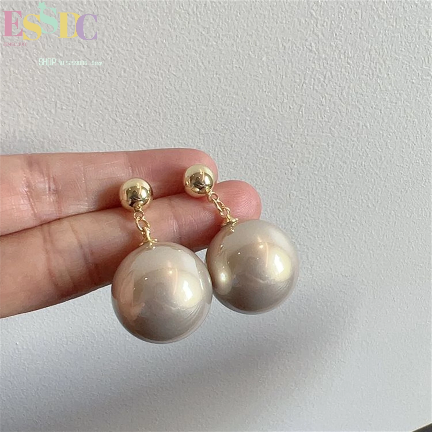 Большие серьги с жемчугом для женщин, элегантные, уникальные, металлические серьги-гвоздики, в стиле Instagram, минималистичные, эффектные украшения
Большие серьги с жемчугом для женщин, элегантные, уникальные, металлические серьги-гвоздики, в стиле Instagram, минималистичные, эффектные украшения