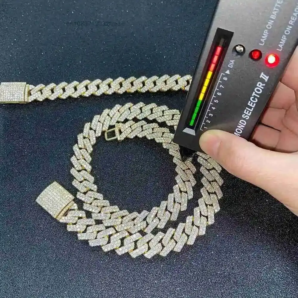 Luxury Hip Hop Jewelry 14mm White Gold Iced Out Cuban Link Moissanite Prong Cuban Chain Bracelet Diamond Cuban Bracelet.
Luxury Hip Hop Jewelry 14mm White Gold Iced Out Cuban Link Moissanite Prong Cuban Chain Bracelet Diamond Cuban Bracelet.