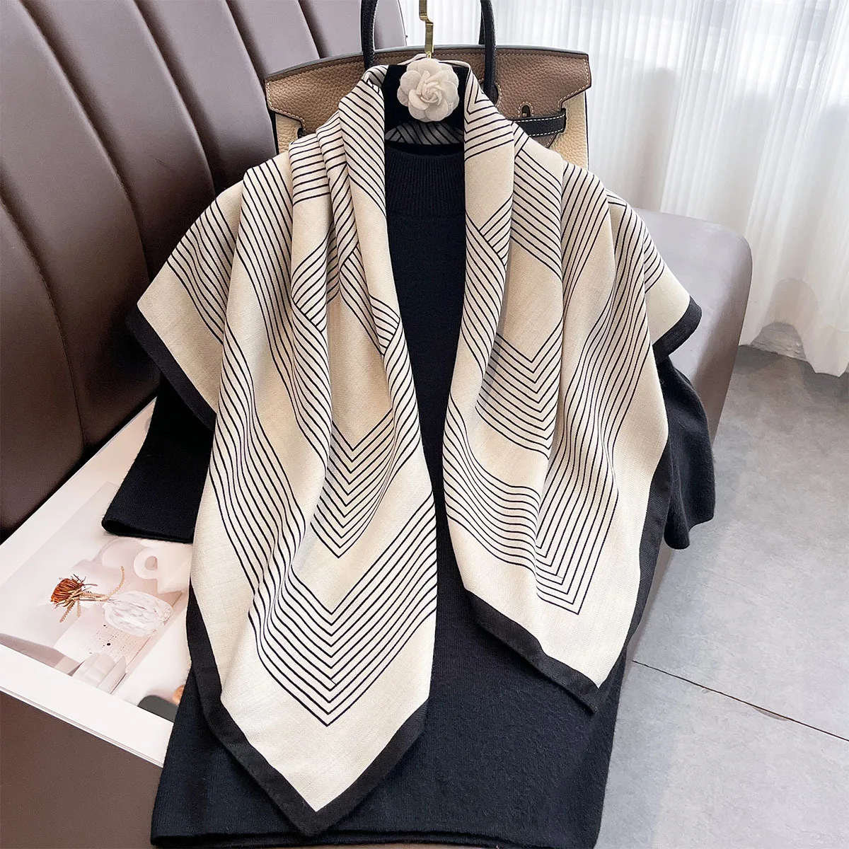 90*90cm Geometric Printed Square Scarf Women Imitation Silk Scarves Bandanas Luxury Beach Shawl Wraps Elegant Travel Hijab
90*90cm Geometric Printed Square Scarf Women Imitation Silk Scarves Bandanas Luxury Beach Shawl Wraps Elegant Travel Hijab