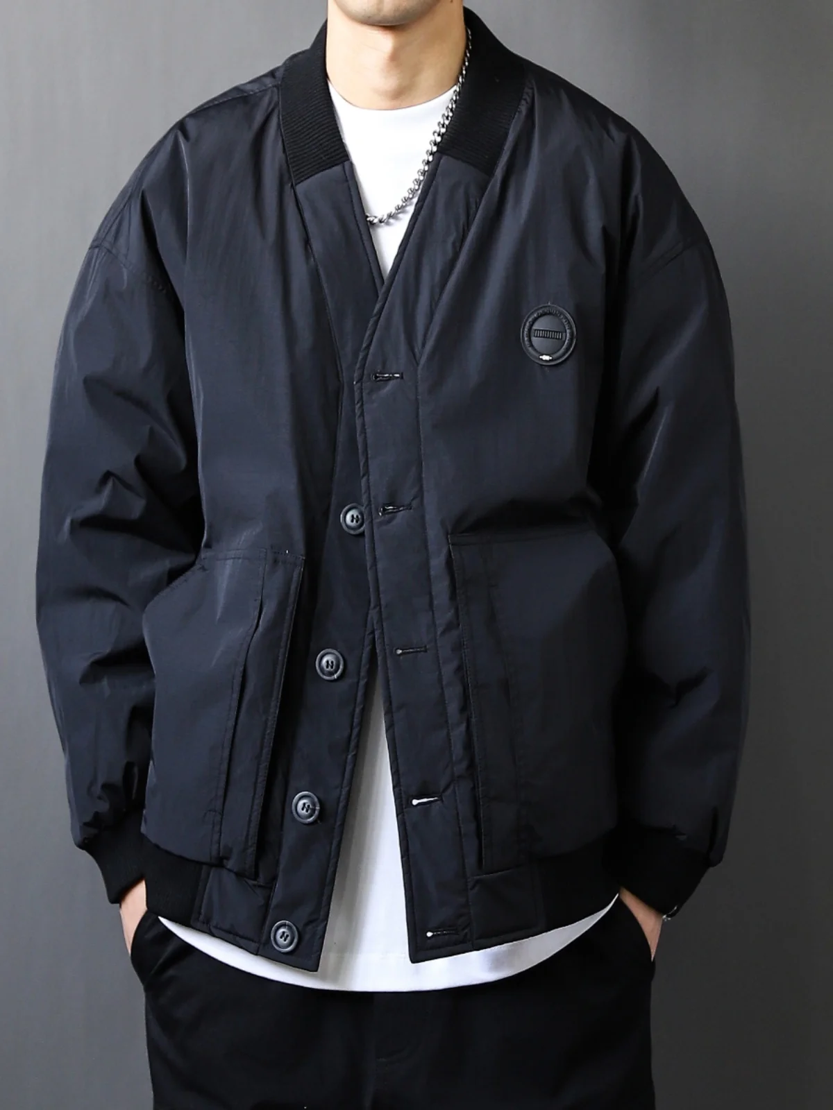 Легкая свободная куртка-пуховик с воротником-стойкой для мужчин, осенне-зимняя теплая верхняя одежда в винтажном японском стиле для молодежи
Легкая свободная куртка-пуховик с воротником-стойкой для мужчин, осенне-зимняя теплая верхняя одежда в винтажном японском стиле для молодежи