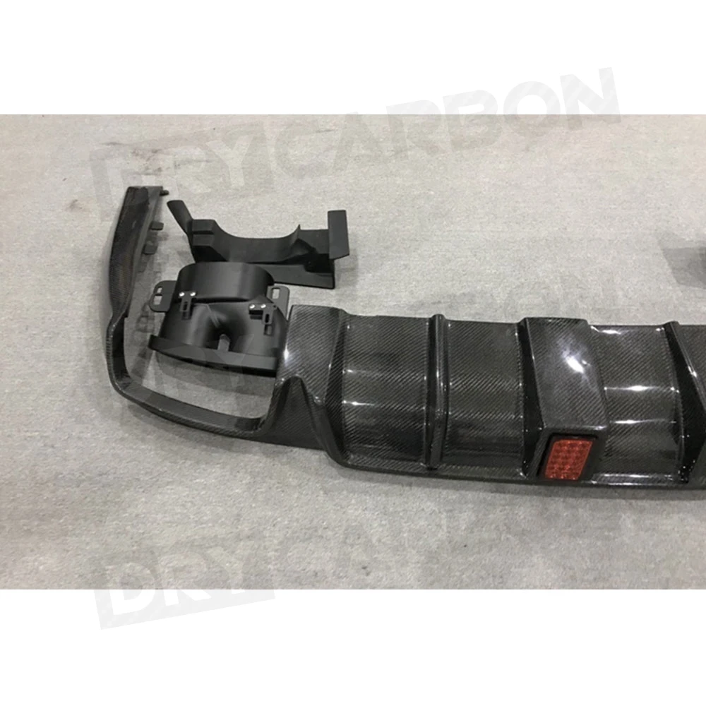Rear Bumper Lip Diffuser With Exhaust Muffler Tips For Benz C238 E200 E300 E63 For AMG Coupe Sport 17-2019 Carbon Fiber
Rear Bumper Lip Diffuser With Exhaust Muffler Tips For Benz C238 E200 E300 E63 For AMG Coupe Sport 17-2019 Carbon Fiber
