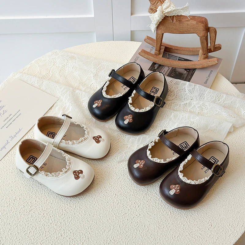 Baby Girls Strappy Cute Embroidered Leather Shoes 2026 New Spring Toddler Ballet Flats Soft Sole Simple Retro Kid Party Dress Up
Baby Girls Strappy Cute Embroidered Leather Shoes 2026 New Spring Toddler Ballet Flats Soft Sole Simple Retro Kid Party Dress Up