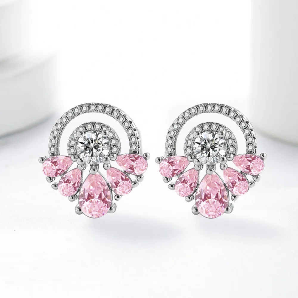 925 Sterling Silver Sweet Pink Diamond Zircon Flower Stud Earrings Niche Fashion Design Temperament Earrings
925 Sterling Silver Sweet Pink Diamond Zircon Flower Stud Earrings Niche Fashion Design Temperament Earrings