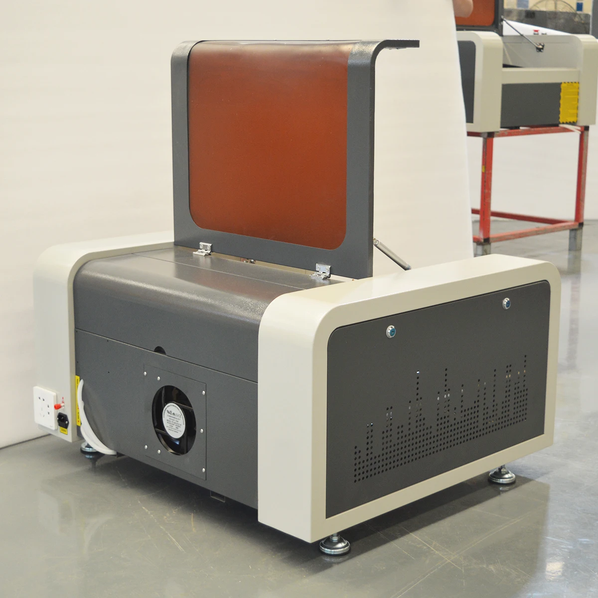 Professional CO2 Laser System – High-Speed Cutting of Acrylic, Wood, Leather & Textiles for Sign & Apparel Shops
Professional CO2 Laser System – High-Speed Cutting of Acrylic, Wood, Leather & Textiles for Sign & Apparel Shops