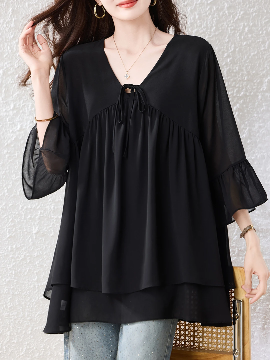 Summer 2026 Women's Loose V-Neck Midi Shirt Slimming Fashionable Casual Style Long Sleeve Chiffon Top Versatile Elegant
Summer 2026 Women's Loose V-Neck Midi Shirt Slimming Fashionable Casual Style Long Sleeve Chiffon Top Versatile Elegant