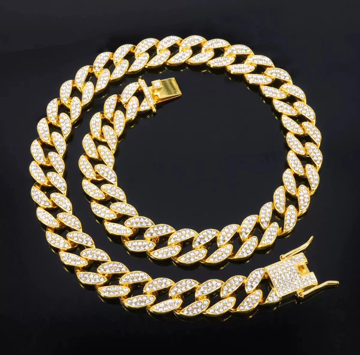 New luxury design sense European and American hip hop style new 1.5 cm diamond simple high-end feeling trendsetter Cuban chain
New luxury design sense European and American hip hop style new 1.5 cm diamond simple high-end feeling trendsetter Cuban chain