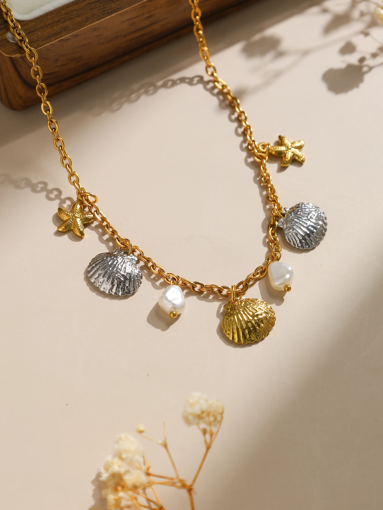 Fashion Two-color Shell Starfish Natural Pearl Pendant Necklace Stainless Steel Waterproof Pendant Necklace Unique Jewelry Gift
Fashion Two-color Shell Starfish Natural Pearl Pendant Necklace Stainless Steel Waterproof Pendant Necklace Unique Jewelry Gift