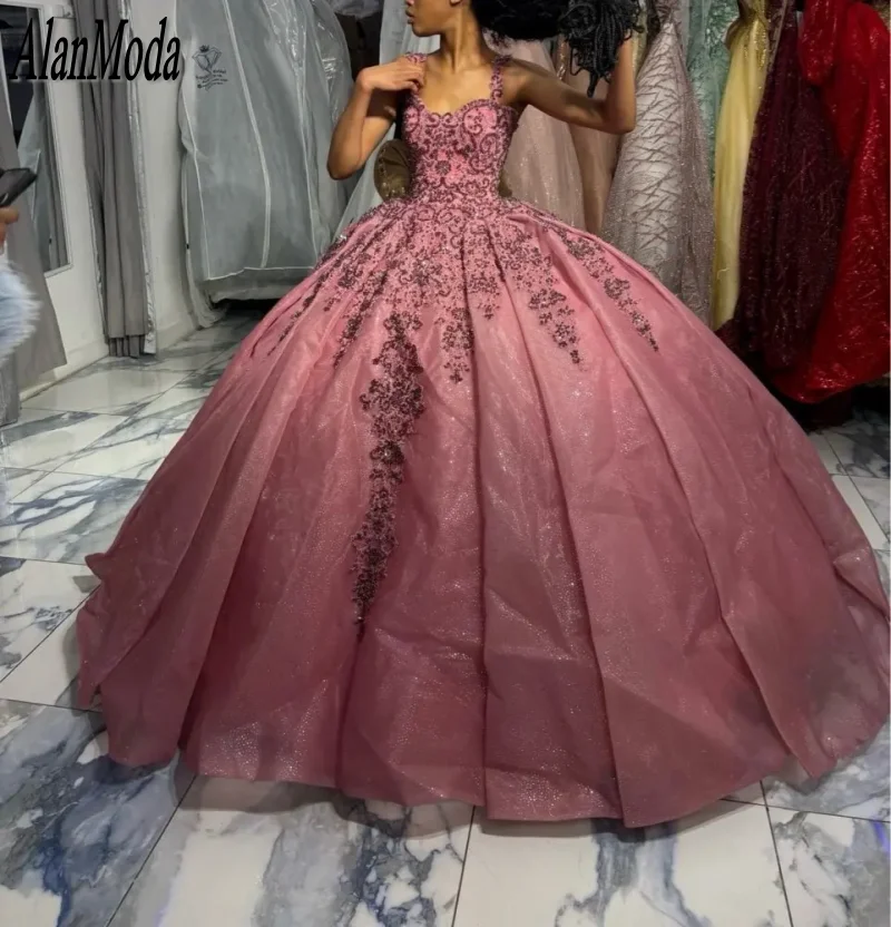 Элегантное бальное платье Quinceanera для девочек, кружевное бальное платье с аппликацией и блестками, розовое платье Quinceanera, Vestidos De 15, индивидуальный заказ
Элегантное бальное платье Quinceanera для девочек, кружевное бальное платье с аппликацией и блестками, розовое платье Quinceanera, Vestidos De 15, индивидуальный заказ