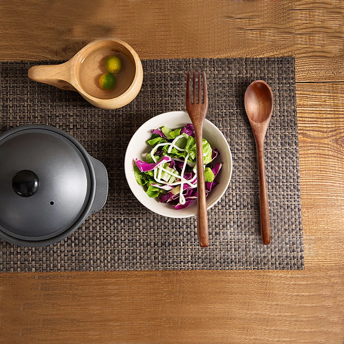 Набор из 6 предметов: палочки для еды, ложки, вилки. Изысканные деревянные столовые приборы, гладкие, безопасные, многоразовые, для семейного обеда и отелей.
Набор из 6 предметов: палочки для еды, ложки, вилки. Изысканные деревянные столовые приборы, гладкие, безопасные, многоразовые, для семейного обеда и отелей.