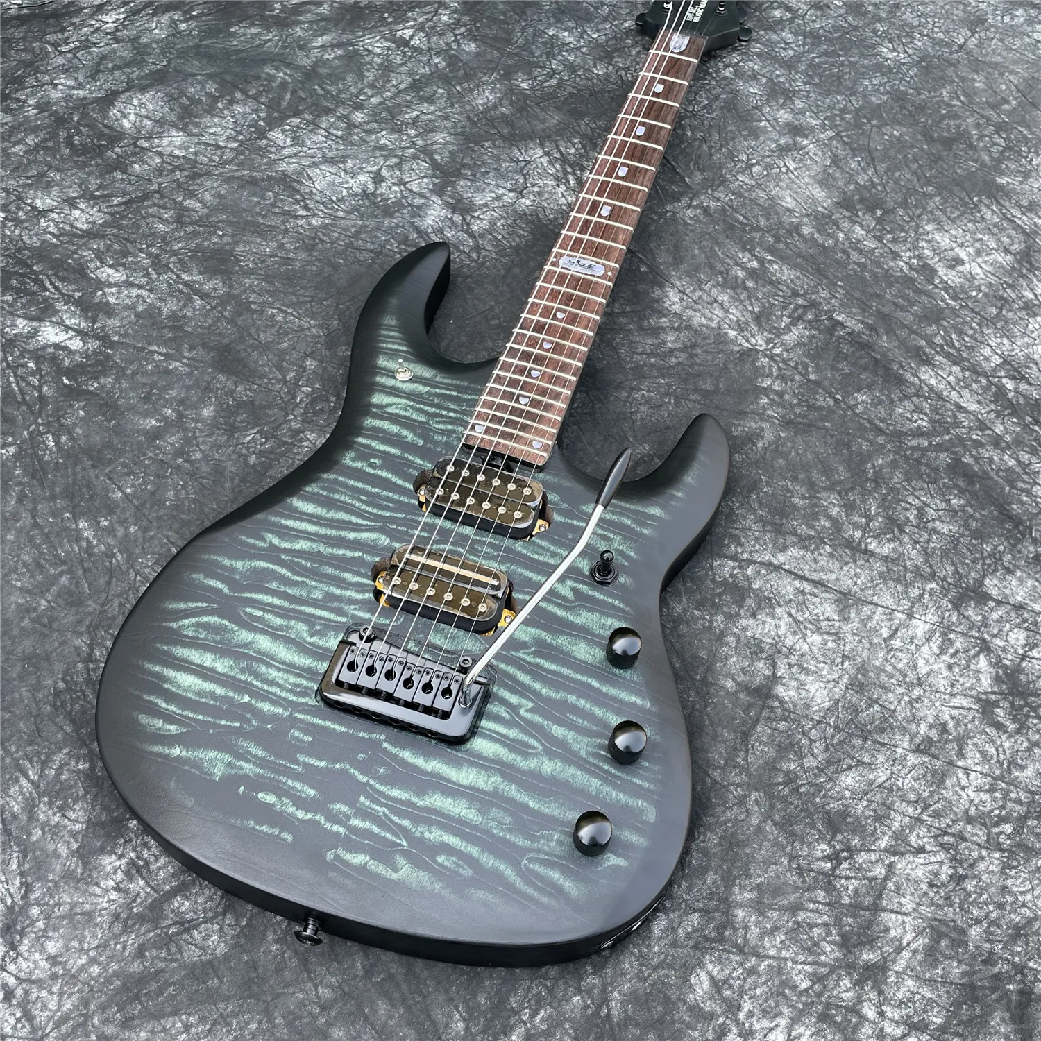 Top Quality Music Man JP6 Electric Guitar Free Shipping Black and Green Matte Finish Musicman Guitar
Top Quality Music Man JP6 Electric Guitar Free Shipping Black and Green Matte Finish Musicman Guitar