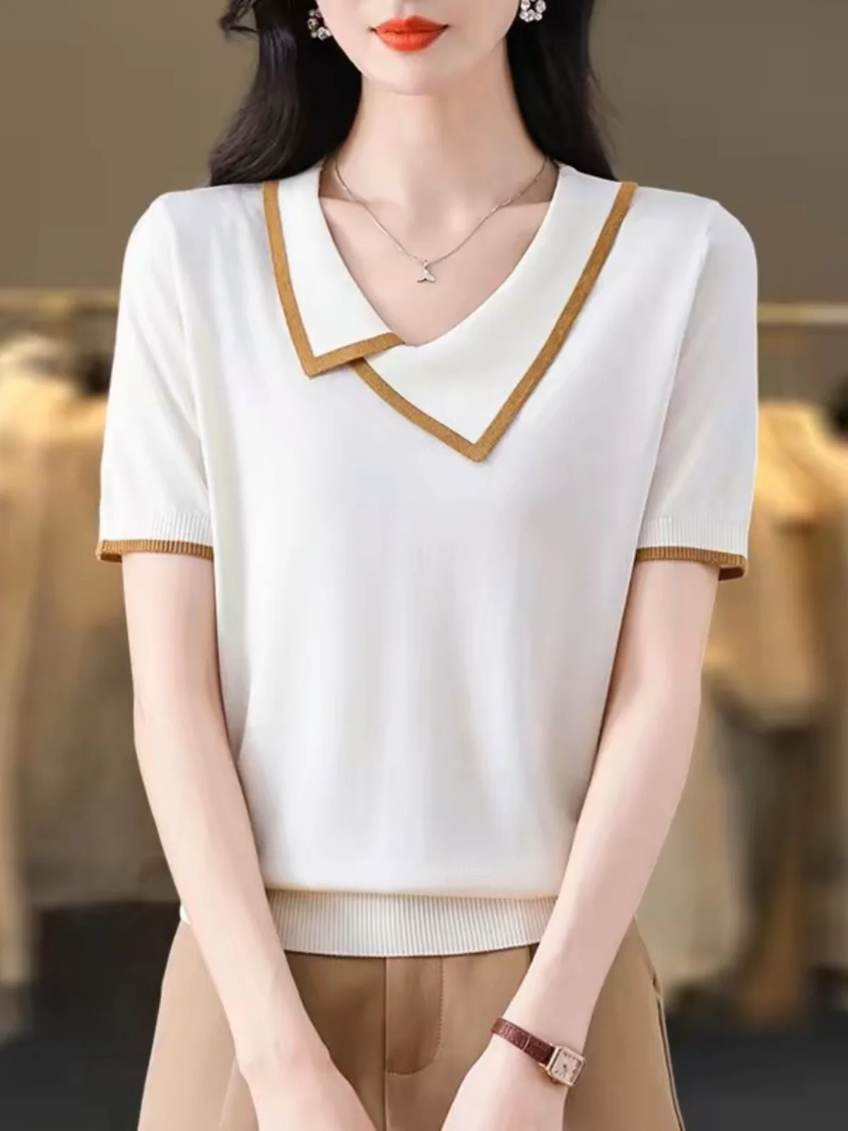 plus Size Women's Ice Silk Short Sleeve T-Shirt Fashionable Turn-down Collar Summer Thin Design Sense Top Korean Style Loose Fit
plus Size Women's Ice Silk Short Sleeve T-Shirt Fashionable Turn-down Collar Summer Thin Design Sense Top Korean Style Loose Fit