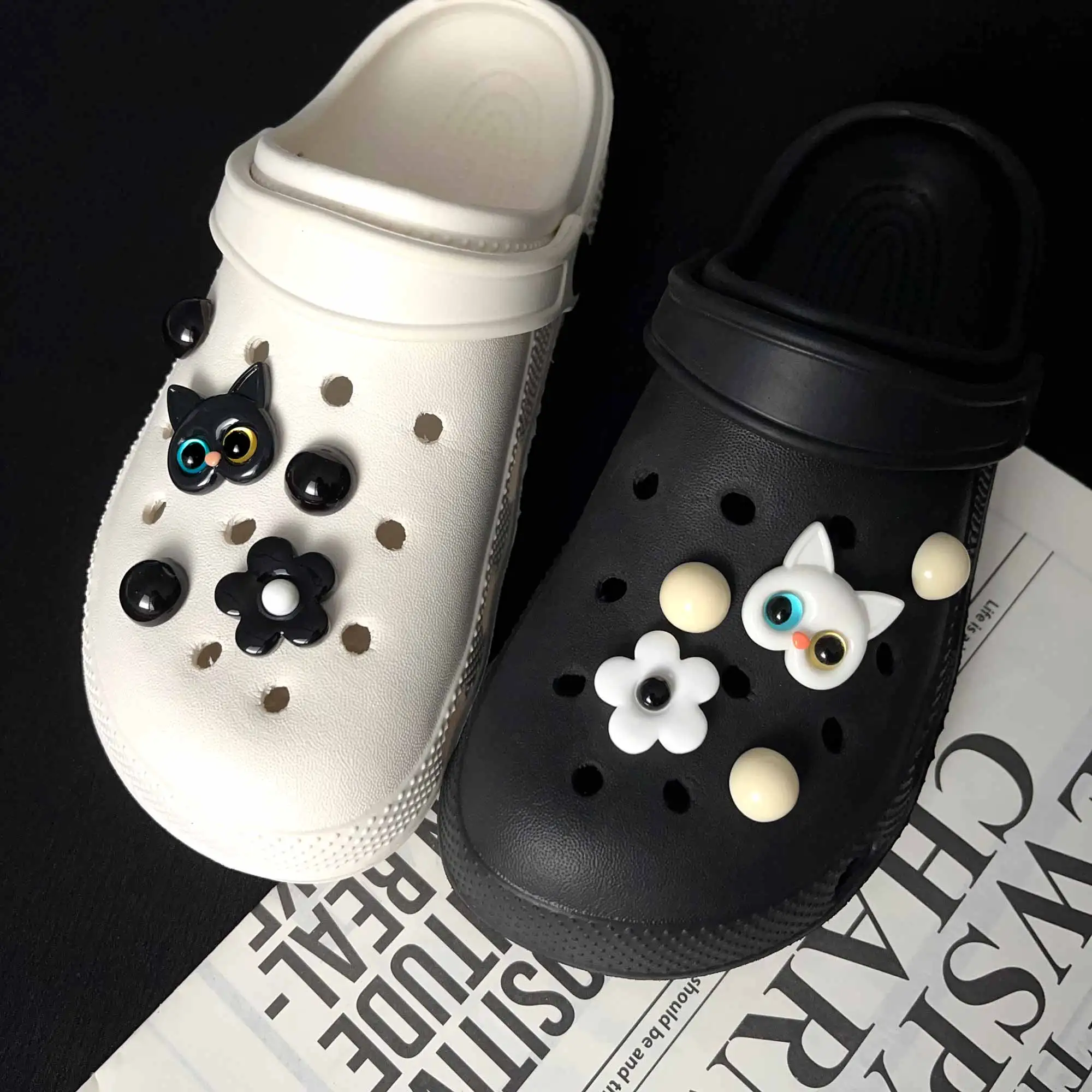 Mix Match Black White Cat Flower Cartoon Set Shoe Charms for Crocs Garden Sandals Slipper Accessories Clogs Pins Kids Girl Gift
Mix Match Black White Cat Flower Cartoon Set Shoe Charms for Crocs Garden Sandals Slipper Accessories Clogs Pins Kids Girl Gift