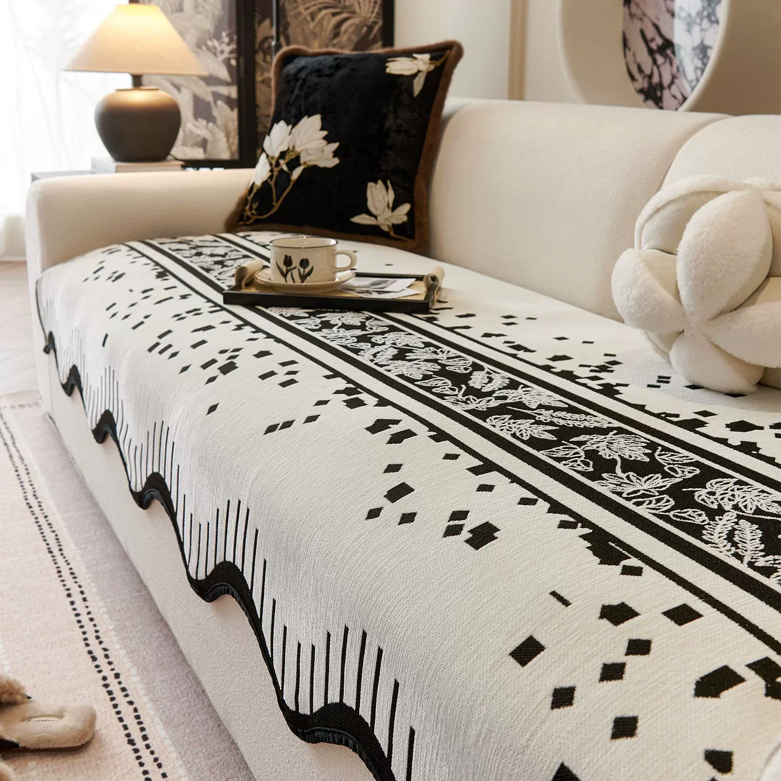 Special-shaped Sofa Cushion Autumn and Winter New Leather Sofa Cushion Fixed Non-slip Sofa Cushion One-piece Sofa Cover
Special-shaped Sofa Cushion Autumn and Winter New Leather Sofa Cushion Fixed Non-slip Sofa Cushion One-piece Sofa Cover
