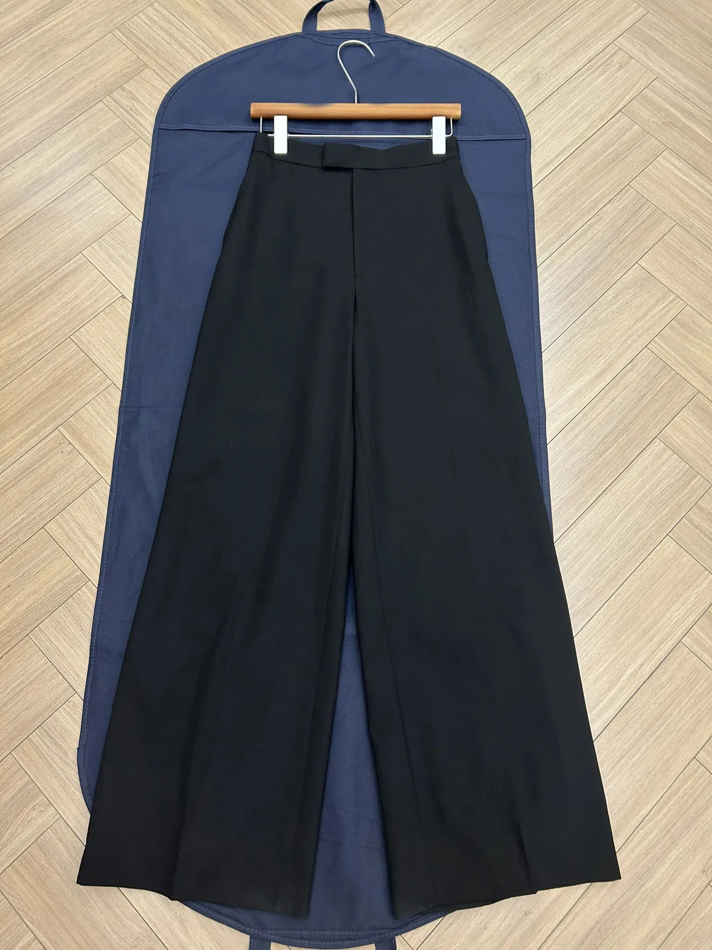 High Quality Women'S Wool Trousers Solid Color Workplace Commuting High Waist Slim All-Match Women
High Quality Women'S Wool Trousers Solid Color Workplace Commuting High Waist Slim All-Match Women