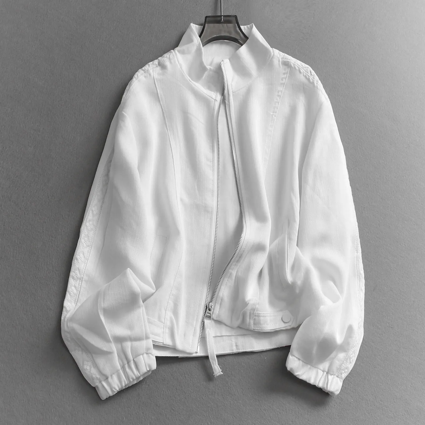 Lace Spliced Stand Collar Cargo Jacket Women Solid Color Loose Long Sleeve Thin Zip Up Lazy Style Spring Outerwear
Lace Spliced Stand Collar Cargo Jacket Women Solid Color Loose Long Sleeve Thin Zip Up Lazy Style Spring Outerwear