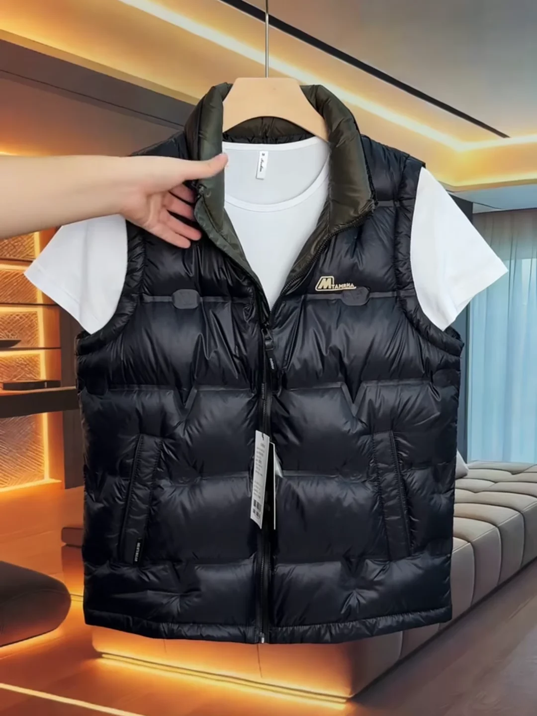 Высококачественный зимний утепленный жилет с воротником-стойкой, модный, универсальный, теплый, на пуху, молодежный, стильный, на молнии, для повседневной носки
Высококачественный зимний утепленный жилет с воротником-стойкой, модный, универсальный, теплый, на пуху, молодежный, стильный, на молнии, для повседневной носки