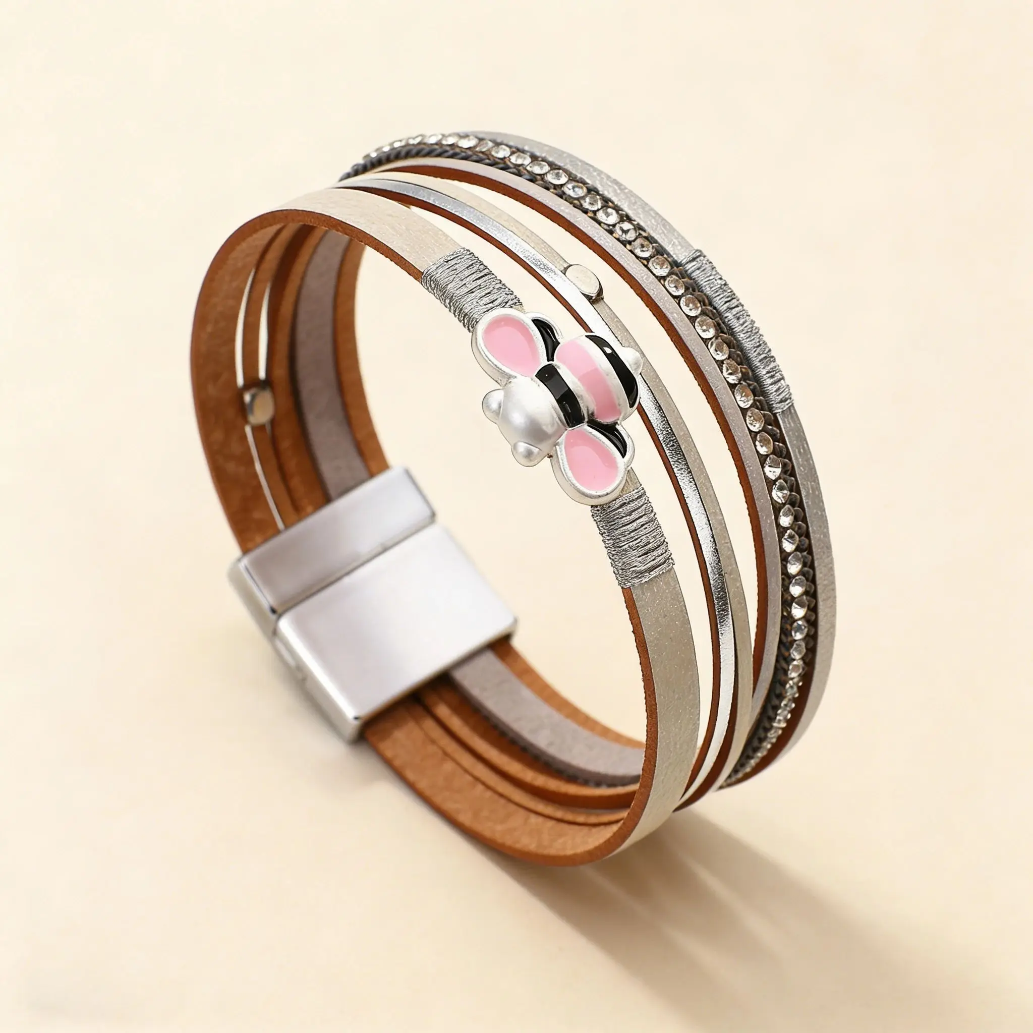 Amorcome Fashion Rhinestone Multilayer Leather Wrap Bracelet Cute Bee Charm Bracelets for Women Bohemian Femme Jewelry Gifts
Amorcome Fashion Rhinestone Multilayer Leather Wrap Bracelet Cute Bee Charm Bracelets for Women Bohemian Femme Jewelry Gifts