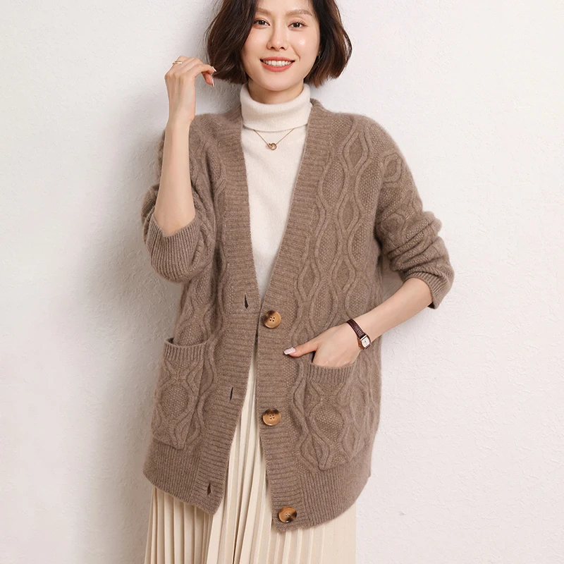 Autumn and Winter New Women's V-neck Mid length Cashmere Cardigan Thickened Loose Coat Knitted Top Sweater
Autumn and Winter New Women's V-neck Mid length Cashmere Cardigan Thickened Loose Coat Knitted Top Sweater