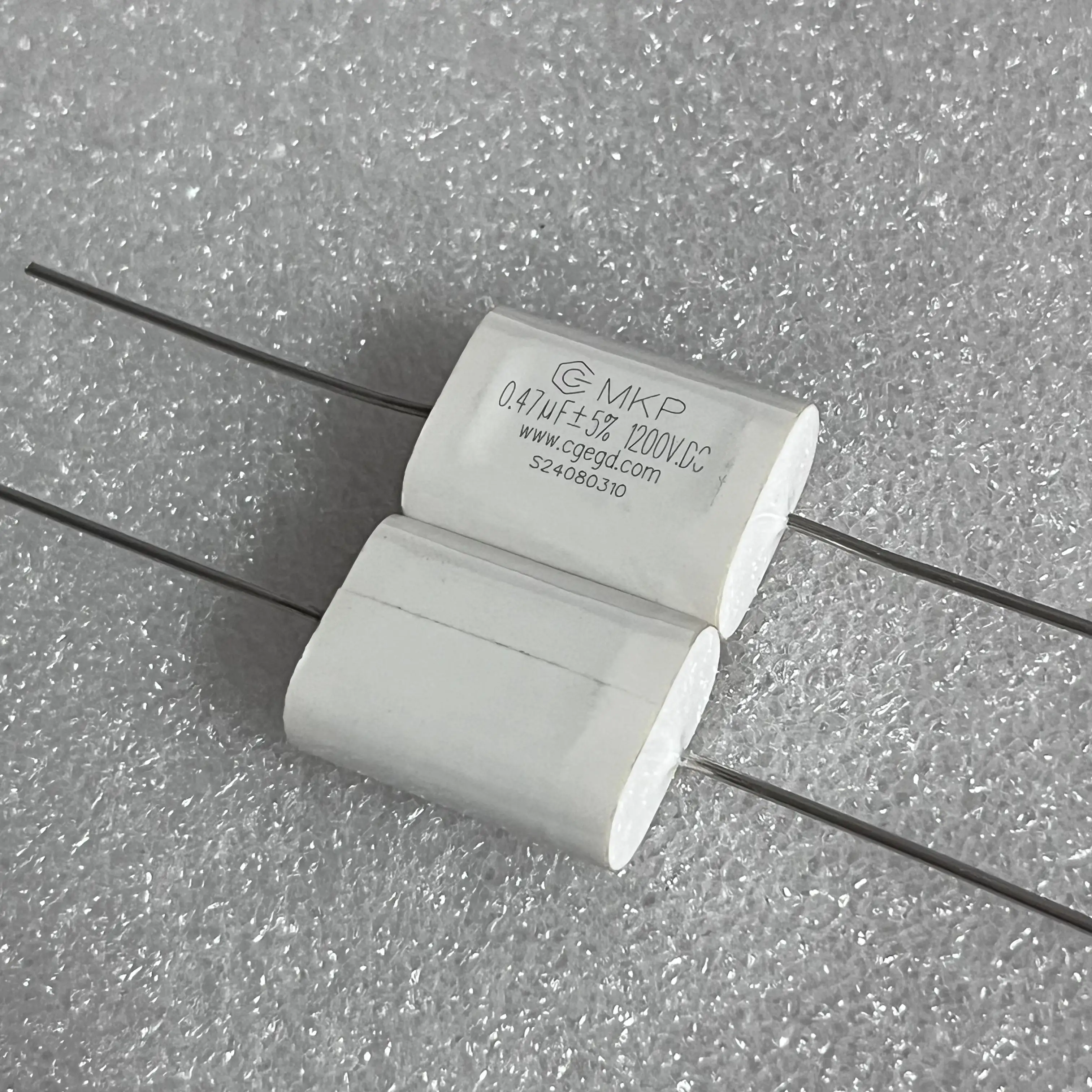 10PCS/Brand new MKP type 0.47 UF 1200V DC thick copper pin IGBT non-inductive absorption capacitor
10PCS/Brand new MKP type 0.47 UF 1200V DC thick copper pin IGBT non-inductive absorption capacitor