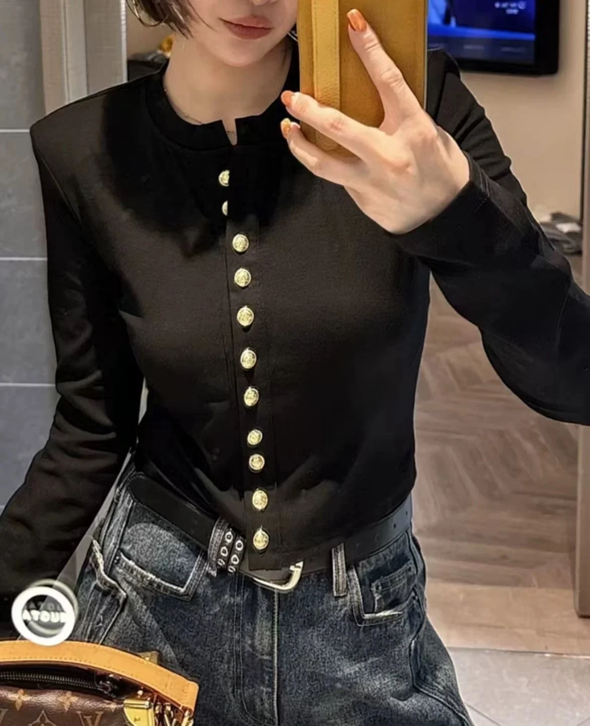 Slim Fit Long Sve round Ne T-irt Women's Design Sense Metal Bule Winter Faion Commute Sle ort Length Cardigan
Slim Fit Long Sve round Ne T-irt Women's Design Sense Metal Bule Winter Faion Commute Sle ort Length Cardigan