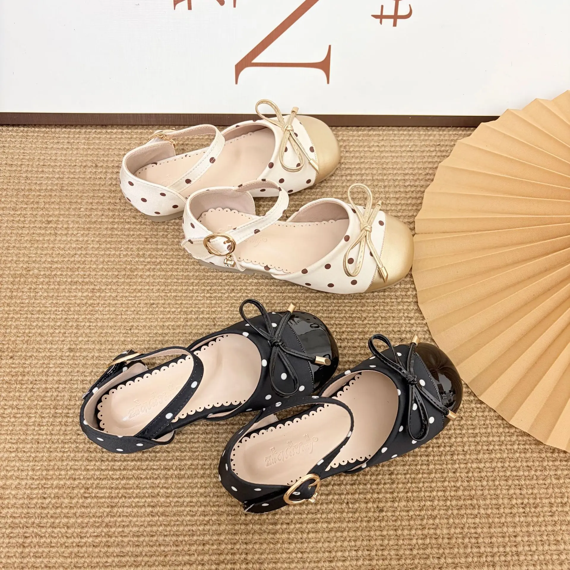 Kids'Casual Shoes Sandals Bow Polka Dot PU Leather Summer Flat Shoes For Girls Anti-slip White Black Shoes Size 23-35
Kids'Casual Shoes Sandals Bow Polka Dot PU Leather Summer Flat Shoes For Girls Anti-slip White Black Shoes Size 23-35