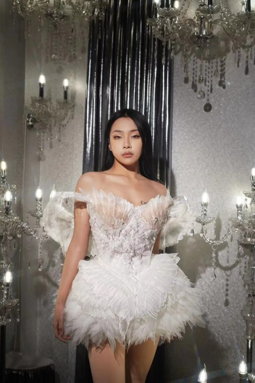2023 Sexy White Wing Evening Dresses Singer Performance Stage Costume Party Carnival Festival Outfit Drag Queen Clothes
2023 Sexy White Wing Evening Dresses Singer Performance Stage Costume Party Carnival Festival Outfit Drag Queen Clothes
