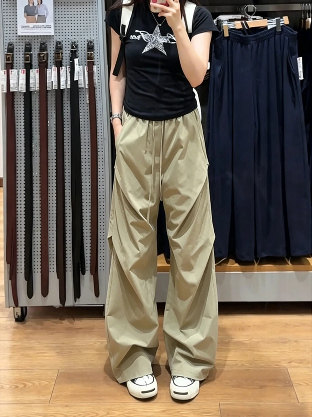Outdoor Quick Dry Ice Silk Loose Leg Pants Men Women Summer Thin Breathable Casual Wide Leg Pants American Straight Cut
Outdoor Quick Dry Ice Silk Loose Leg Pants Men Women Summer Thin Breathable Casual Wide Leg Pants American Straight Cut