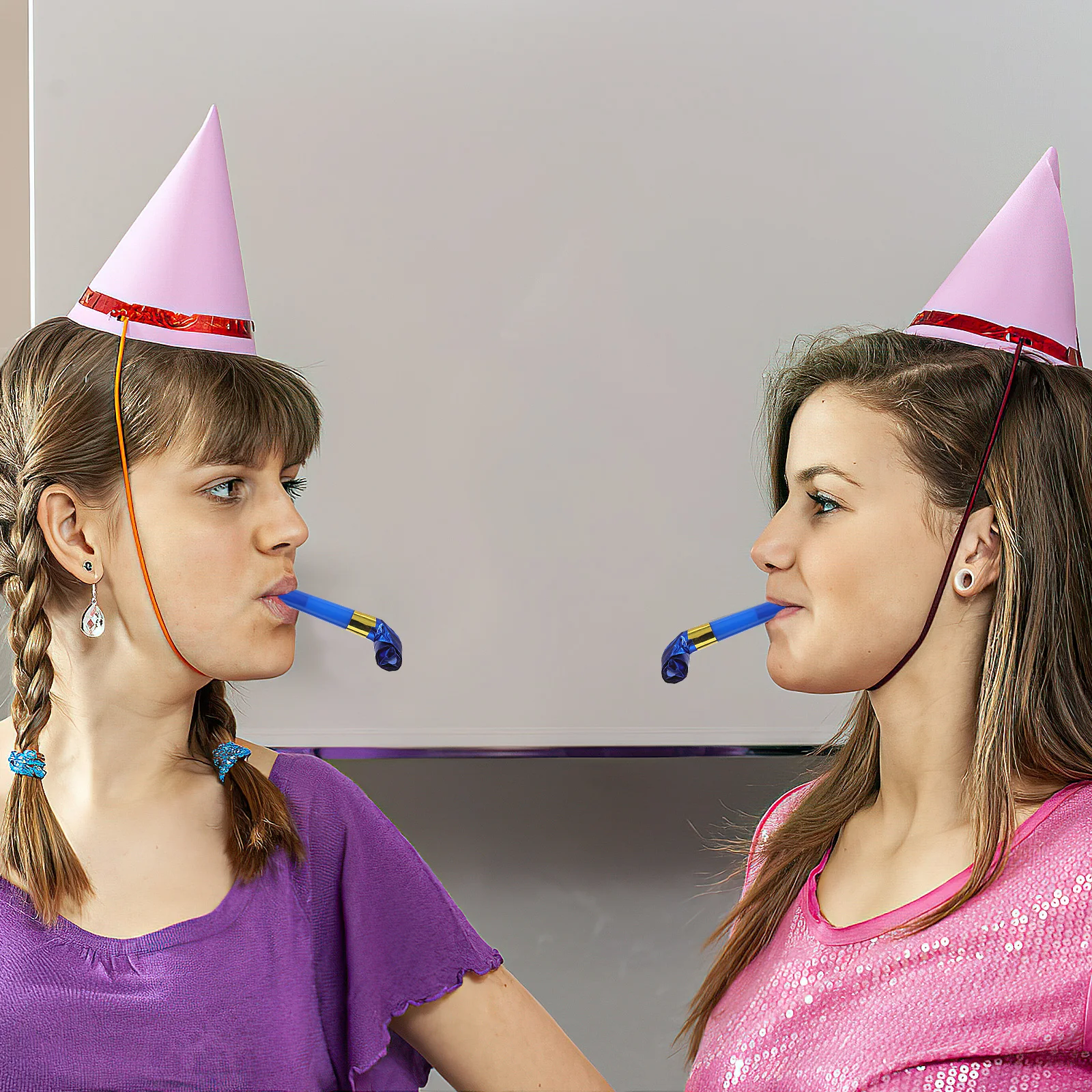 20Pcs Children's Whistles Long Nose Loud Noise Durable Source Material Kids Party Blowouts Favors for Birthday Christmas Wedding
20Pcs Children's Whistles Long Nose Loud Noise Durable Source Material Kids Party Blowouts Favors for Birthday Christmas Wedding