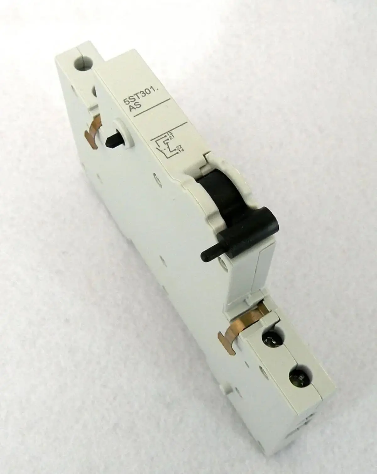 5ST30100CC 5ST3010-0CC Вспомогательный контакт
5ST30100CC 5ST3010-0CC Вспомогательный контакт