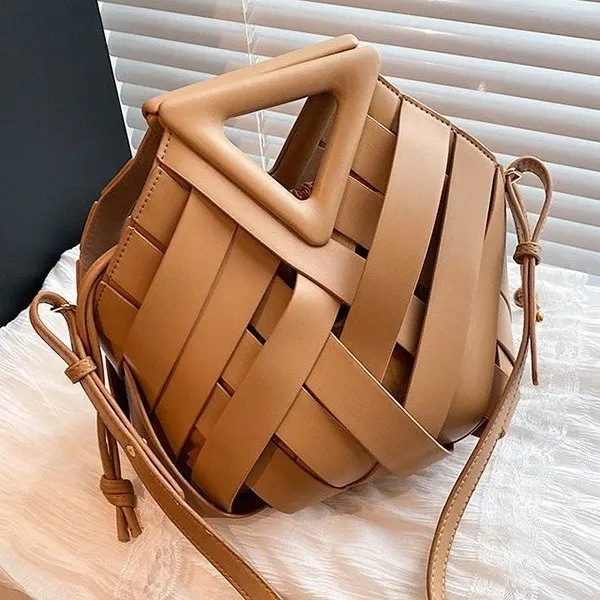 Классическая дизайнерская сумка для подгузников в парижском стиле, большая вместительная женская сумка-тоут из элегантной текстурированной кожи с логотипом-буквой
Классическая дизайнерская сумка для подгузников в парижском стиле, большая вместительная женская сумка-тоут из элегантной текстурированной кожи с логотипом-буквой