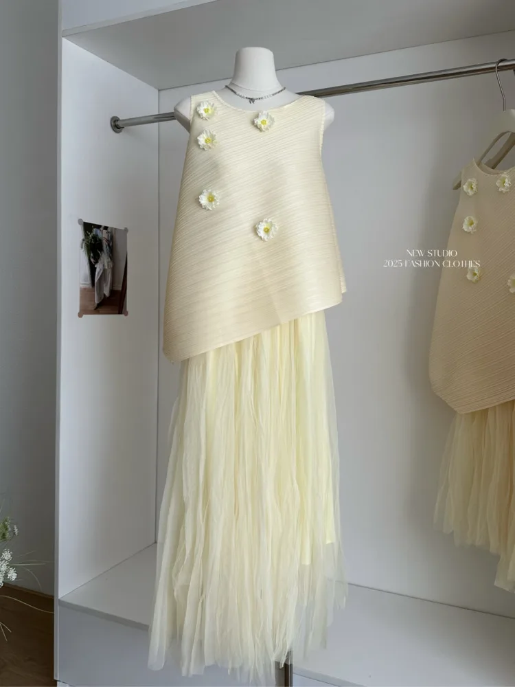 2025 Summer New Fashion Vacation Style Three-Dimensional Flower Pleated Loose Long Vest Elastic Waist Mesh Skirts Female Chic
2025 Summer New Fashion Vacation Style Three-Dimensional Flower Pleated Loose Long Vest Elastic Waist Mesh Skirts Female Chic