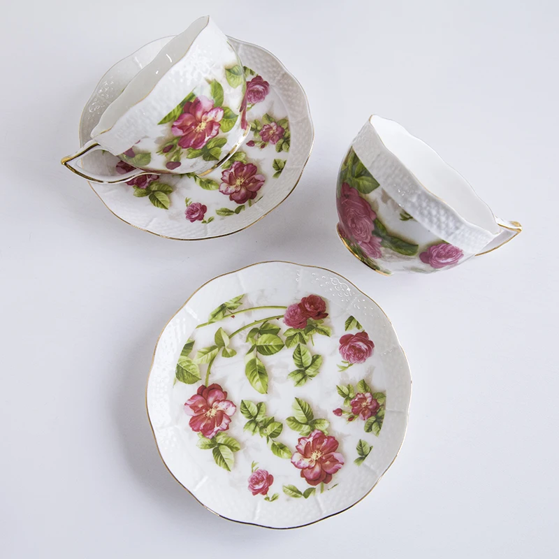 Розовый керамический послеобеденный чай, кофейная чашка, блюдо, молочная банка, набор подносов для сахара
Розовый керамический послеобеденный чай, кофейная чашка, блюдо, молочная банка, набор подносов для сахара