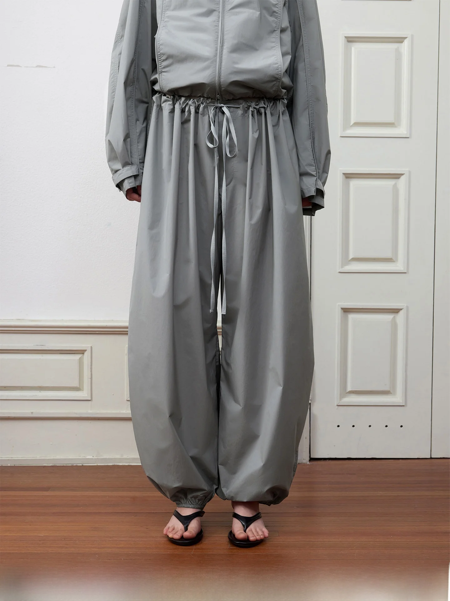 Outdoor Free Adjusting Drawstring Design Three-acetate Mixed Airy Lantern Pants Women's Casual Trousers Comfortable Natural W...
Outdoor Free Adjusting Drawstring Design Three-acetate Mixed Airy Lantern Pants Women's Casual Trousers Comfortable Natural W...