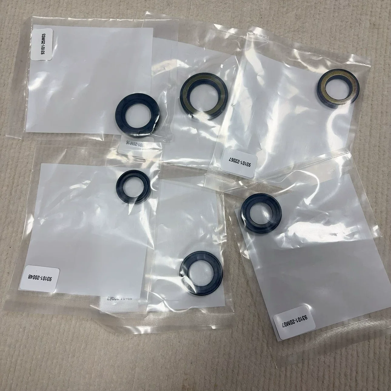 2026 New Arrive Propeller Shaft Oil Seal Number 93101-13018 For Yamaha Hidea Shunfeng 2 Stroke 9.9HP 15 HP Outboard Motor
2026 New Arrive Propeller Shaft Oil Seal Number 93101-13018 For Yamaha Hidea Shunfeng 2 Stroke 9.9HP 15 HP Outboard Motor