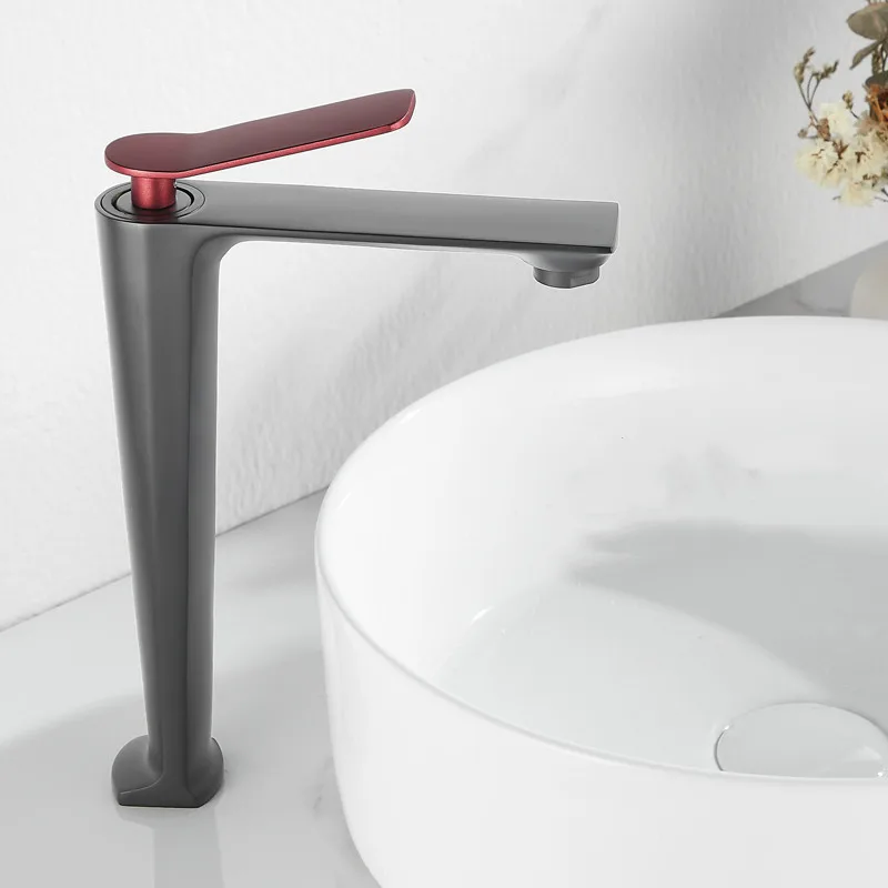 Basin Faucet Black Gold Bathroom Faucet hot and cold Brass water Mixer Tap Copper Basin Water Sink Mixer crane
Basin Faucet Black Gold Bathroom Faucet hot and cold Brass water Mixer Tap Copper Basin Water Sink Mixer crane