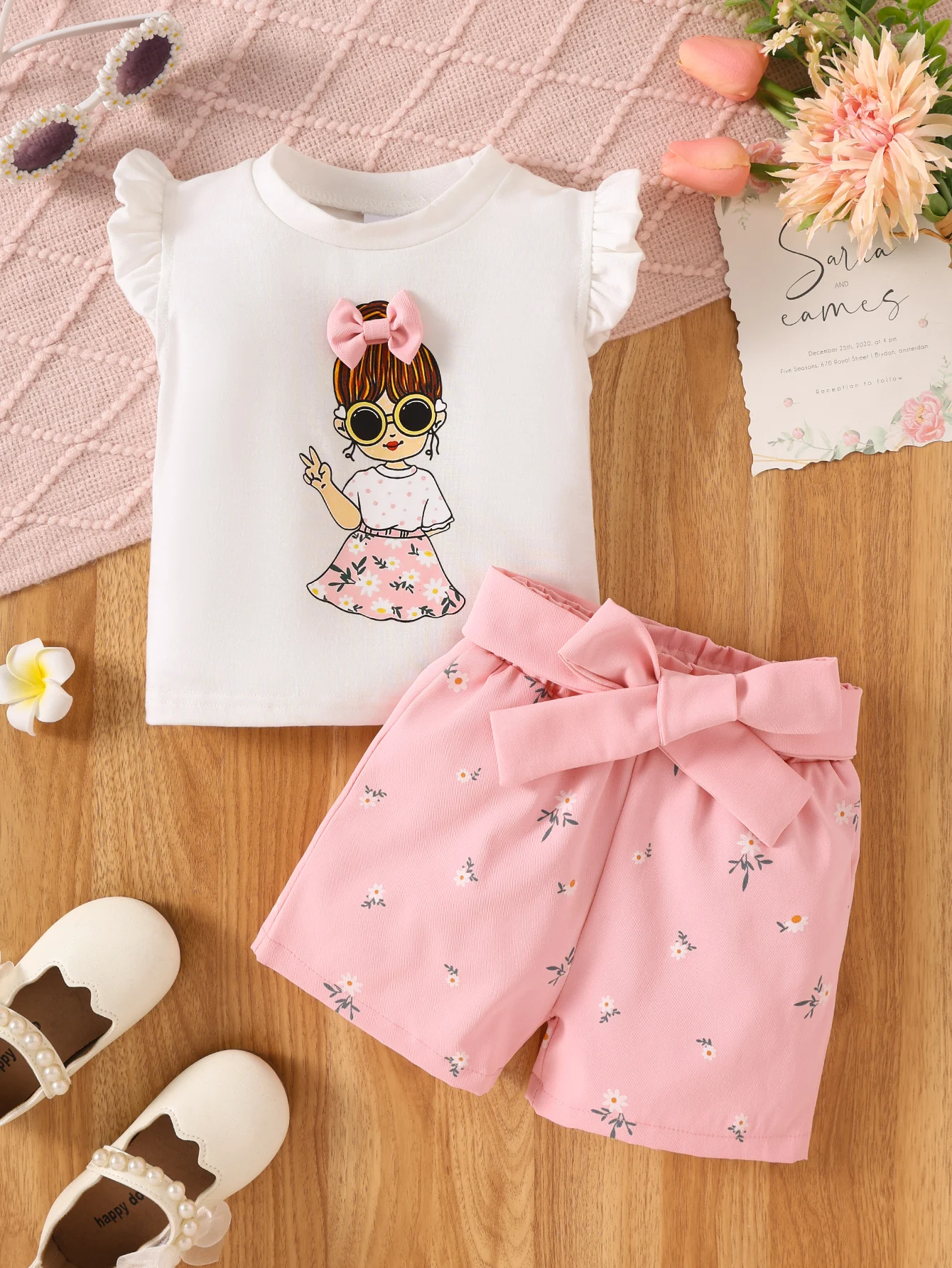 Детский комплект из 2 предметов, милый мультяшный стиль, принт для девочек + рукава с рюшами + украшение в виде банта для маленьких девочек, летняя повседневная одежда
Детский комплект из 2 предметов, милый мультяшный стиль, принт для девочек + рукава с рюшами + украшение в виде банта для маленьких девочек, летняя повседневная одежда