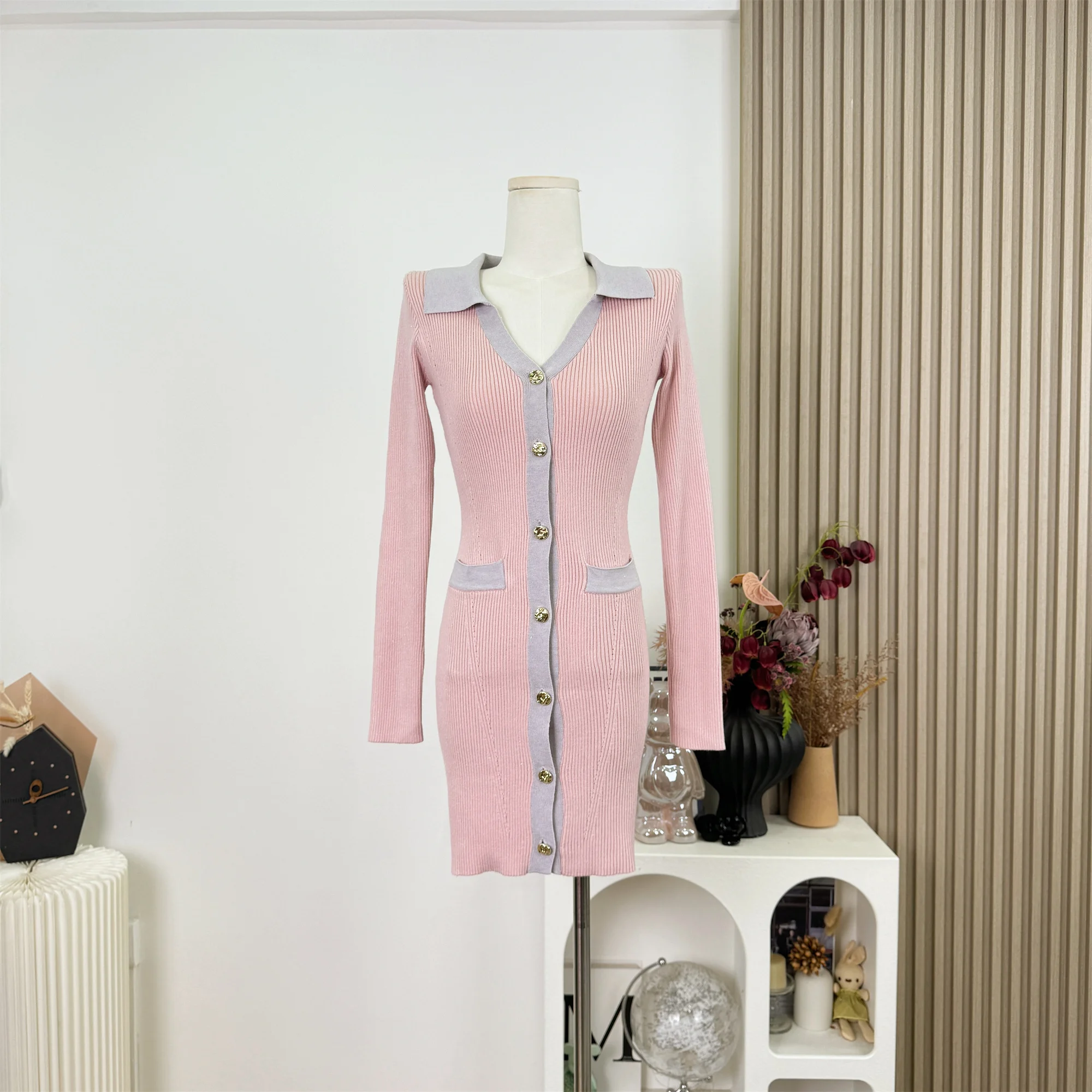 Color Block Knitted Bodycon Wool Dress V Neck Single Breasted High Waist Fashion French Women Sexy Autumn Short Dress F323
Color Block Knitted Bodycon Wool Dress V Neck Single Breasted High Waist Fashion French Women Sexy Autumn Short Dress F323