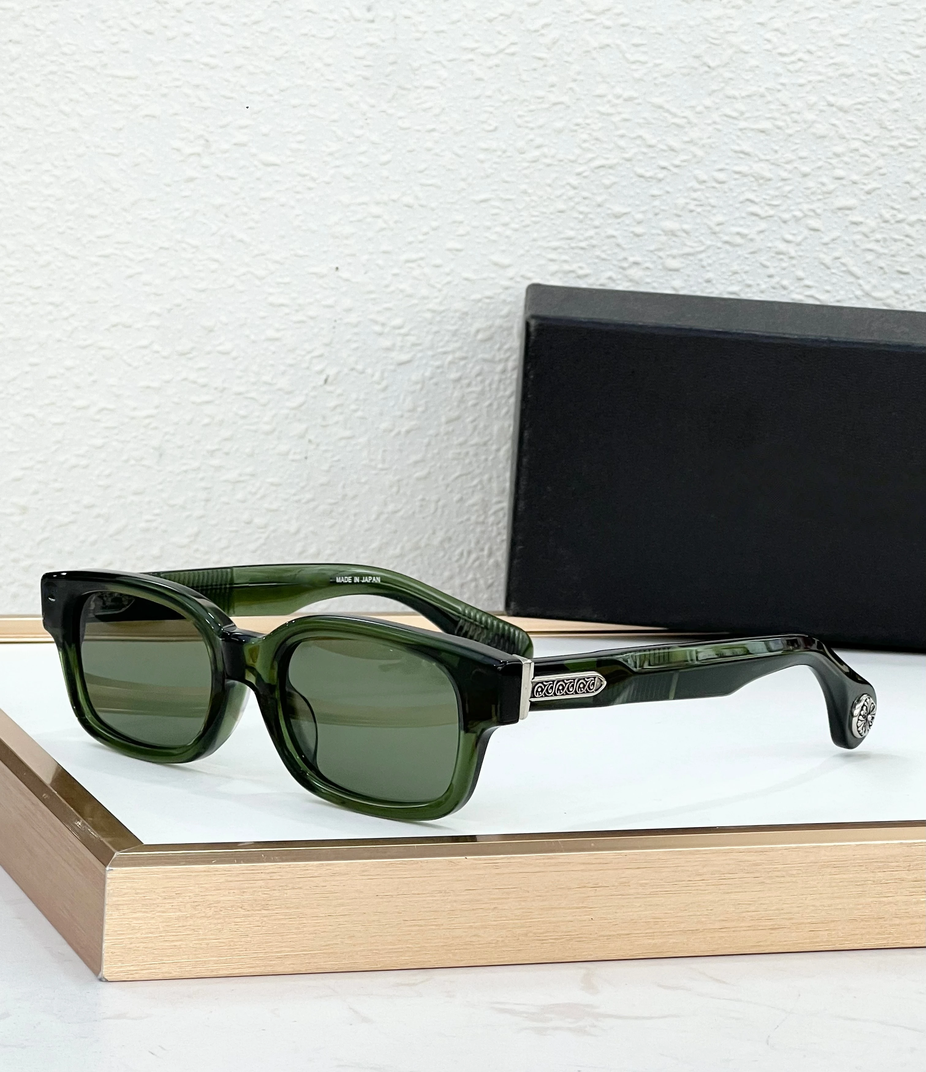 Handcrafted Acetate Sunglasses UV400 High Quality Fashion Classic 53-20 for Man Woman
Handcrafted Acetate Sunglasses UV400 High Quality Fashion Classic 53-20 for Man Woman