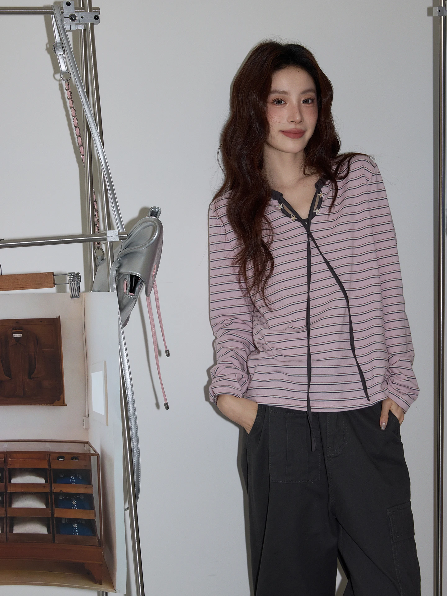 Повседневная свободная женская футболка Long Sve, круглая, в полоску, с рисунком, удобный дышащий осенний модный топ для похудения
Повседневная свободная женская футболка Long Sve, круглая, в полоску, с рисунком, удобный дышащий осенний модный топ для похудения