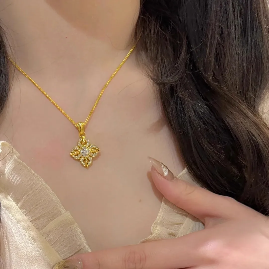 Popular new inlaid diamond cross necklace hollow heavy industry sweater chain exquisite diamond pestle flash neck jewelry
Popular new inlaid diamond cross necklace hollow heavy industry sweater chain exquisite diamond pestle flash neck jewelry