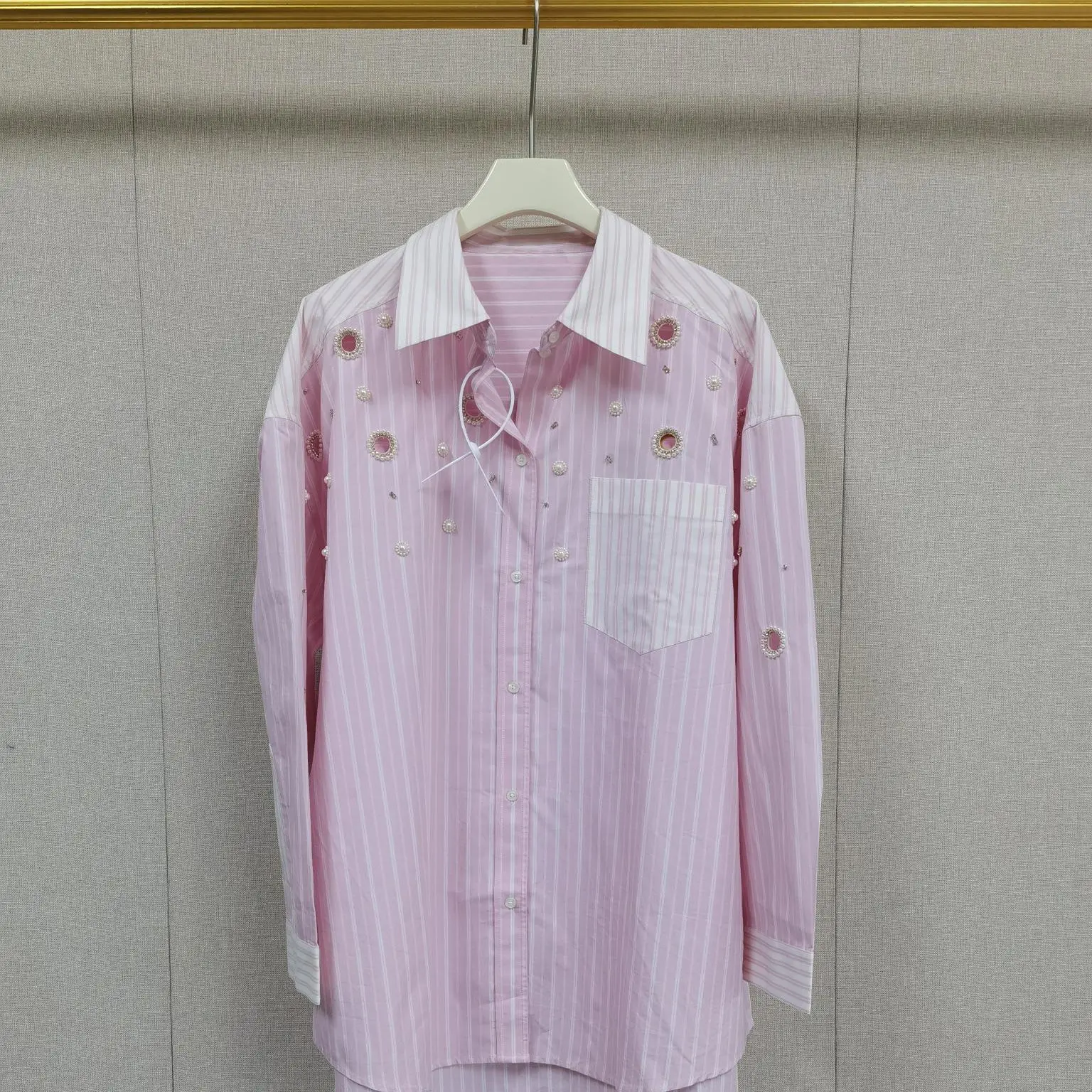 Pink Vertical Stripe Heavy Embellished round Stitched Shirt Shorts Set Hollow out Long Sleeve Fashionable Women's Ensemble
Pink Vertical Stripe Heavy Embellished round Stitched Shirt Shorts Set Hollow out Long Sleeve Fashionable Women's Ensemble