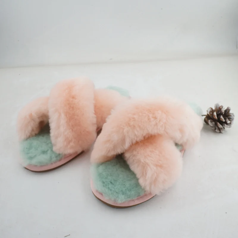 Женская домашняя обувь из натуральной овчины, меховые тапочки, модные зимние женские домашние тапочки с цветными блоками, теплые нескользящие домашние тапочки
Женская домашняя обувь из натуральной овчины, меховые тапочки, модные зимние женские домашние тапочки с цветными блоками, теплые нескользящие домашние тапочки