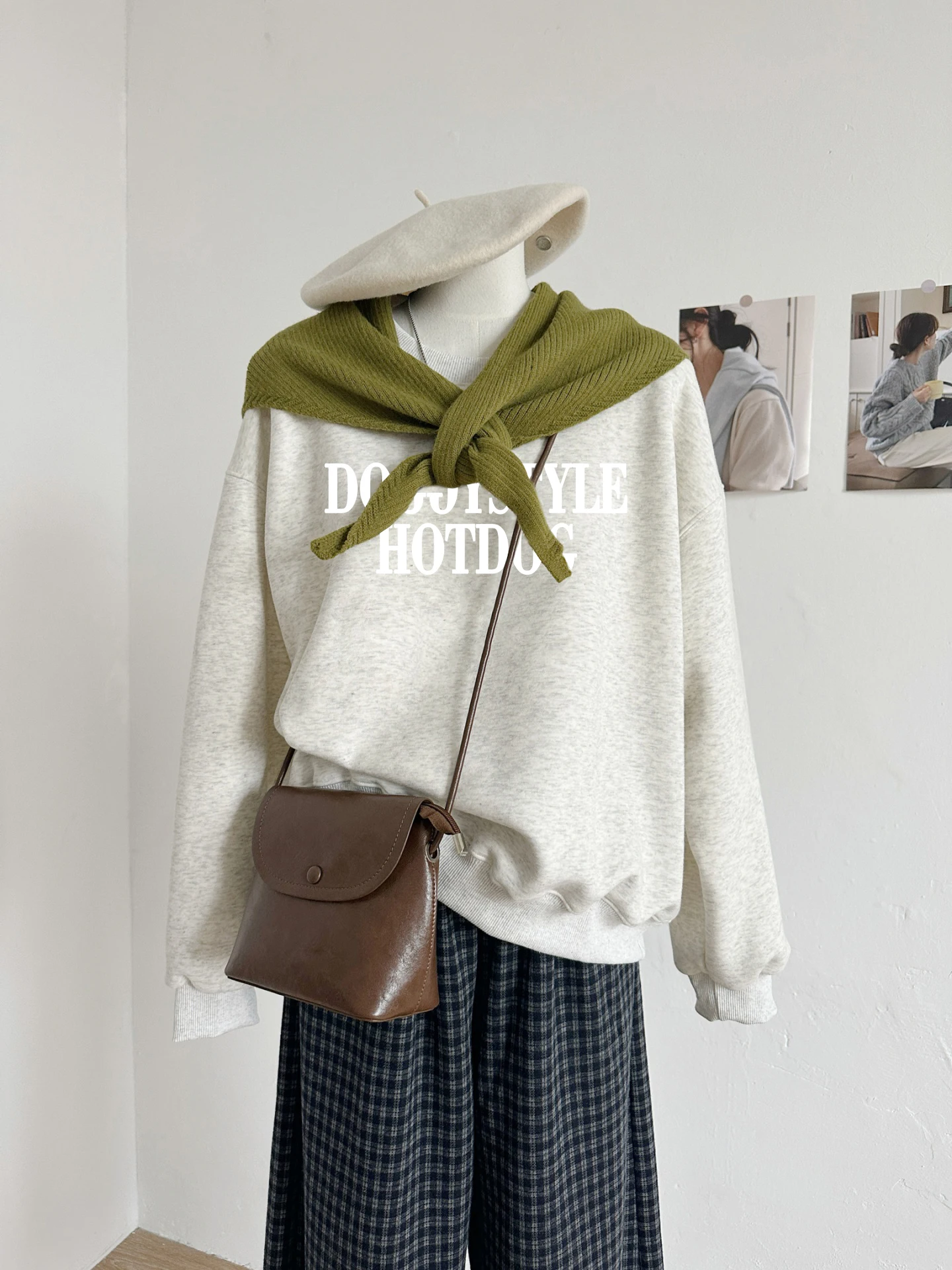 Ретро-японский свитшот с круглым вырезом и надписями, повседневный, весенне-осенний, облегающий, универсальный, женский, модный
Ретро-японский свитшот с круглым вырезом и надписями, повседневный, весенне-осенний, облегающий, универсальный, женский, модный