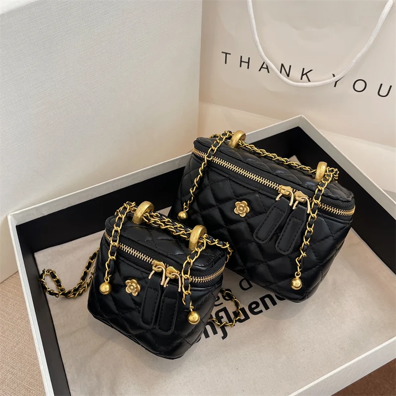 Quilted Shoulder Bag for Women PU Leather British Style Crossbody Ladies Chain Crossbody Bags Female Small Square Pocket
Quilted Shoulder Bag for Women PU Leather British Style Crossbody Ladies Chain Crossbody Bags Female Small Square Pocket
