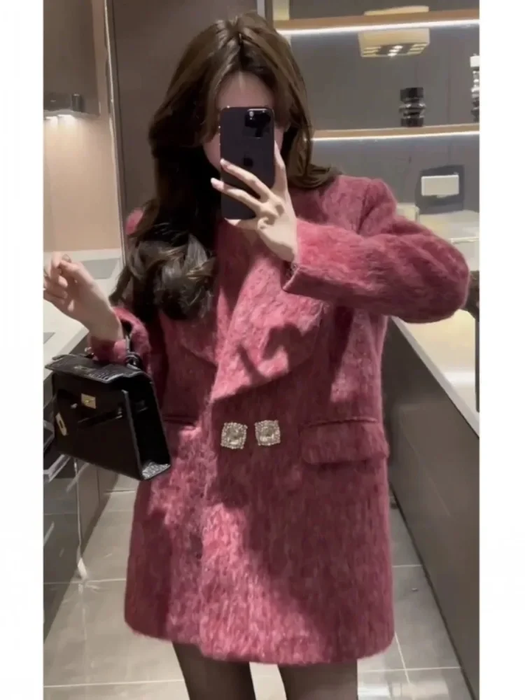 UNXX Elegant Women's Woolen Coat Jacket Autumn Winter New High-end Suit Double-breasted Office Lady Plush Woolen Blazer Womne
UNXX Elegant Women's Woolen Coat Jacket Autumn Winter New High-end Suit Double-breasted Office Lady Plush Woolen Blazer Womne