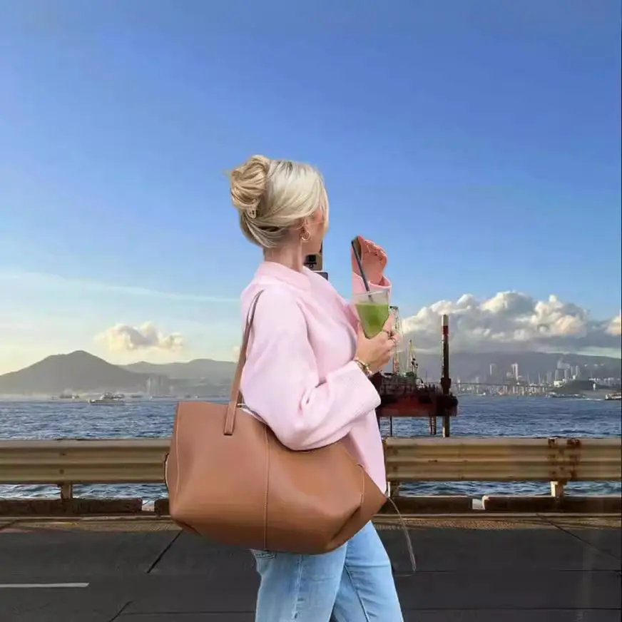 Розовый длинный пуловер с полосками, утепленный, из полиэстера, женский вязаный свитер, модный тренд весны 2024
Розовый длинный пуловер с полосками, утепленный, из полиэстера, женский вязаный свитер, модный тренд весны 2024