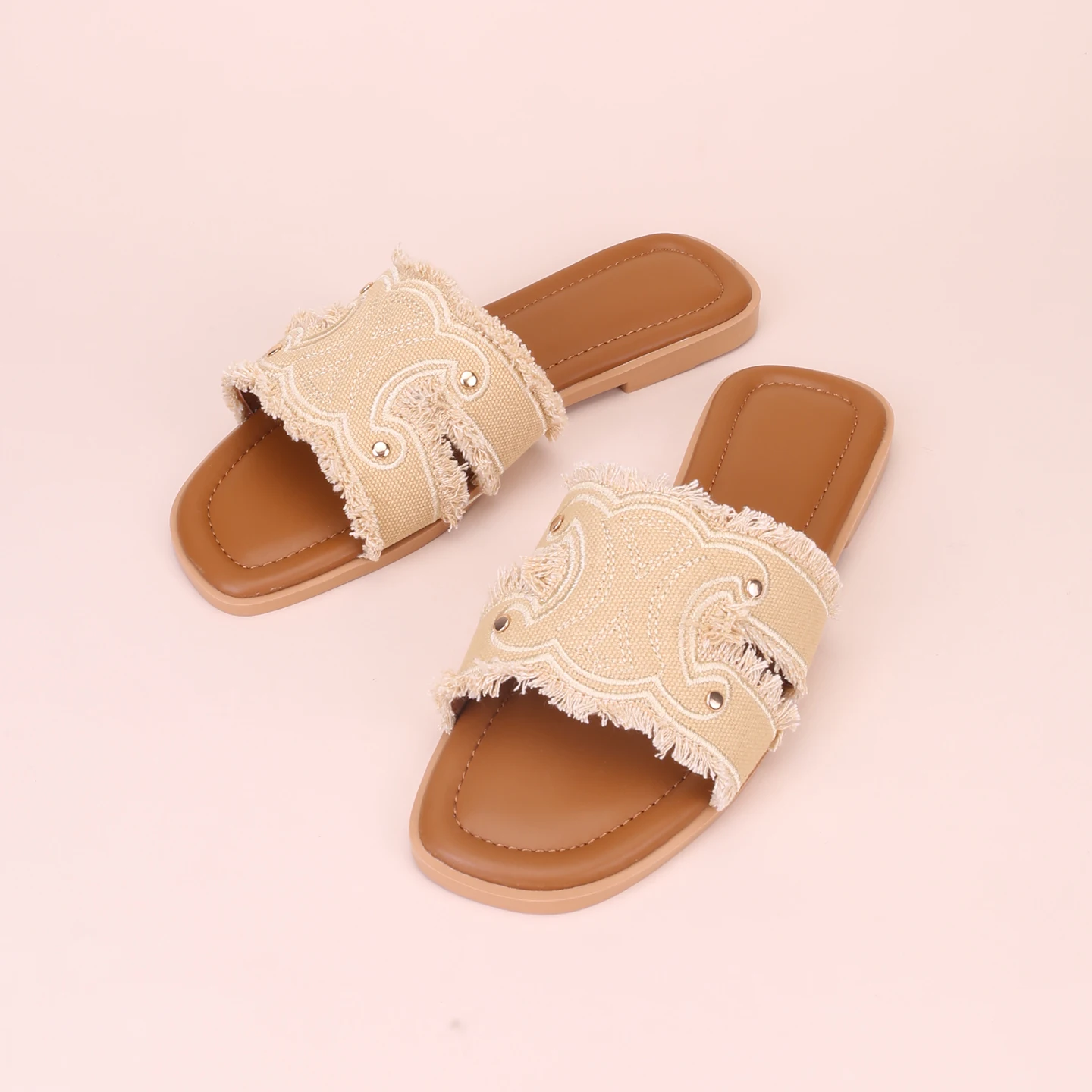 Elegant retro summer new women's flat slippers denim fringed soft sole comfortable beach shoes Brand Designer sandals big size
Elegant retro summer new women's flat slippers denim fringed soft sole comfortable beach shoes Brand Designer sandals big size